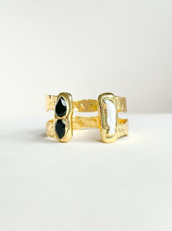 Double Cuff - Black Stone /Freshwater Pearls