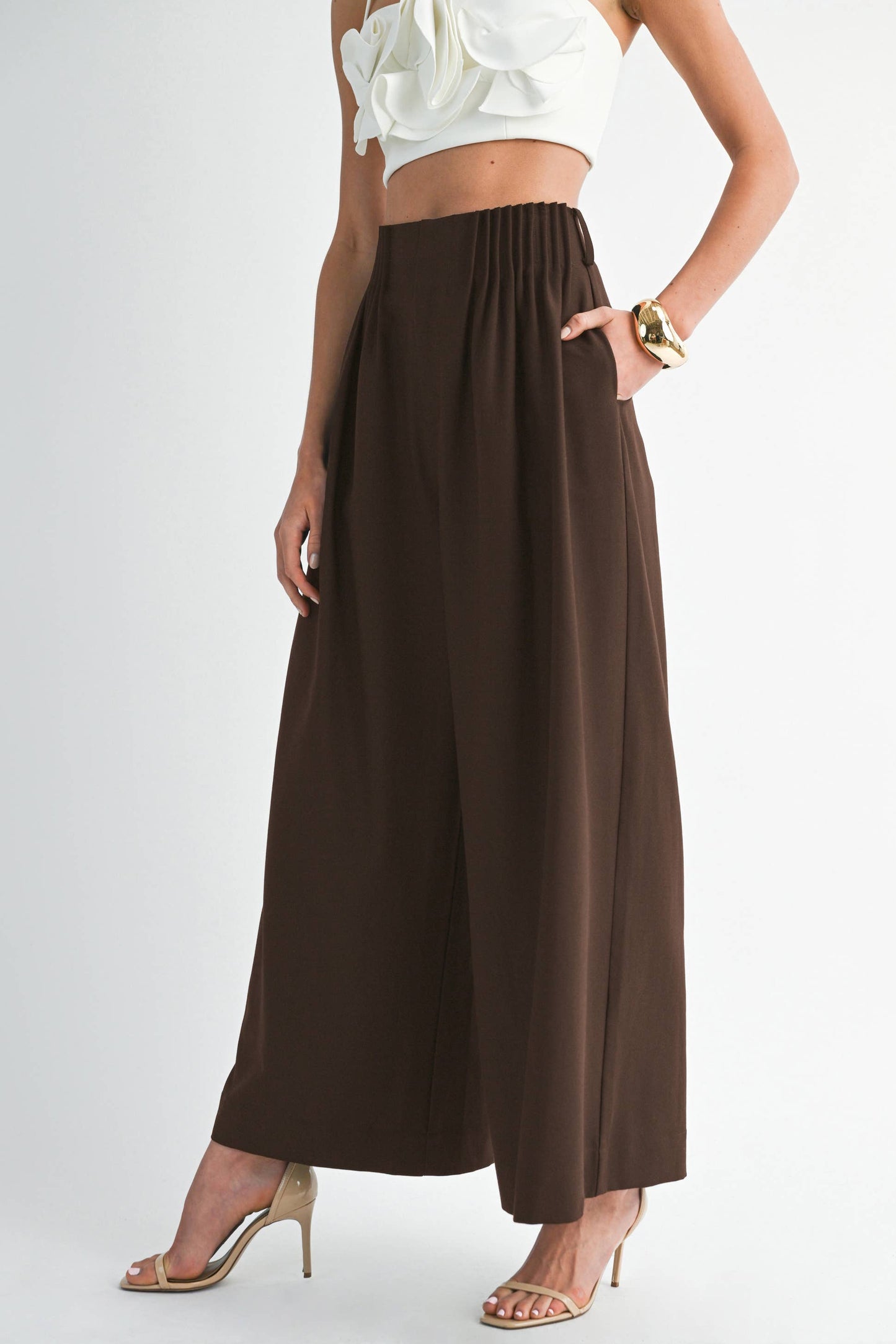 Pleated Wide-Leg Relaxed Trousers
